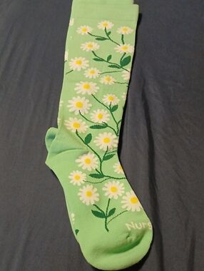 Green Daisy Crew Socks with Floral Design -